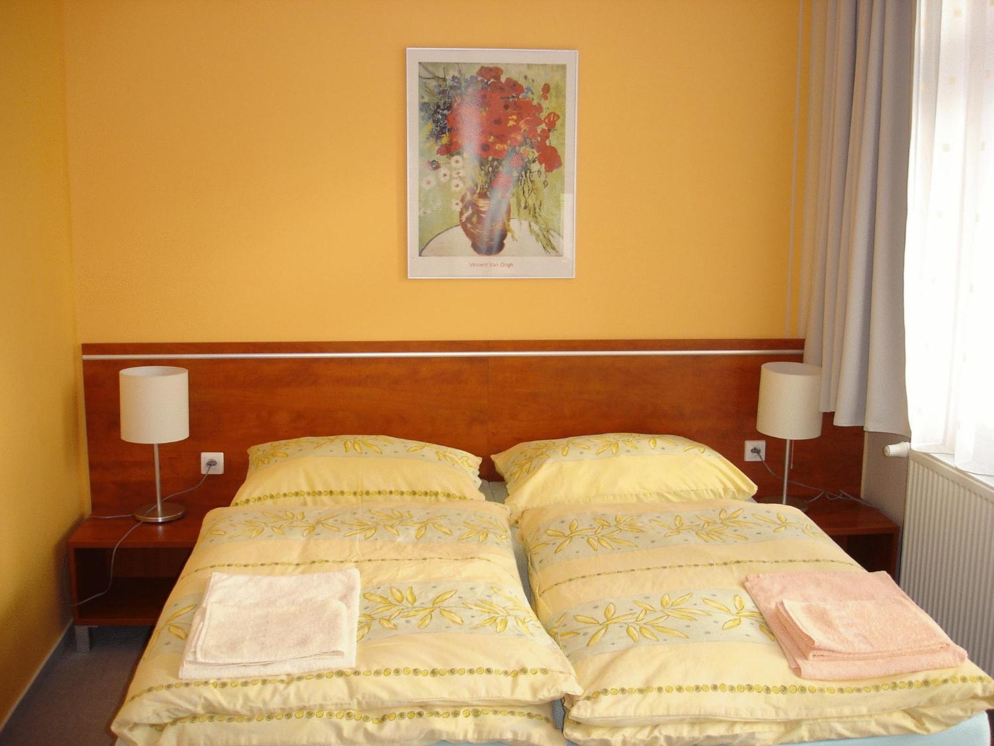 RED DEER Hotel Brezno Exterior foto