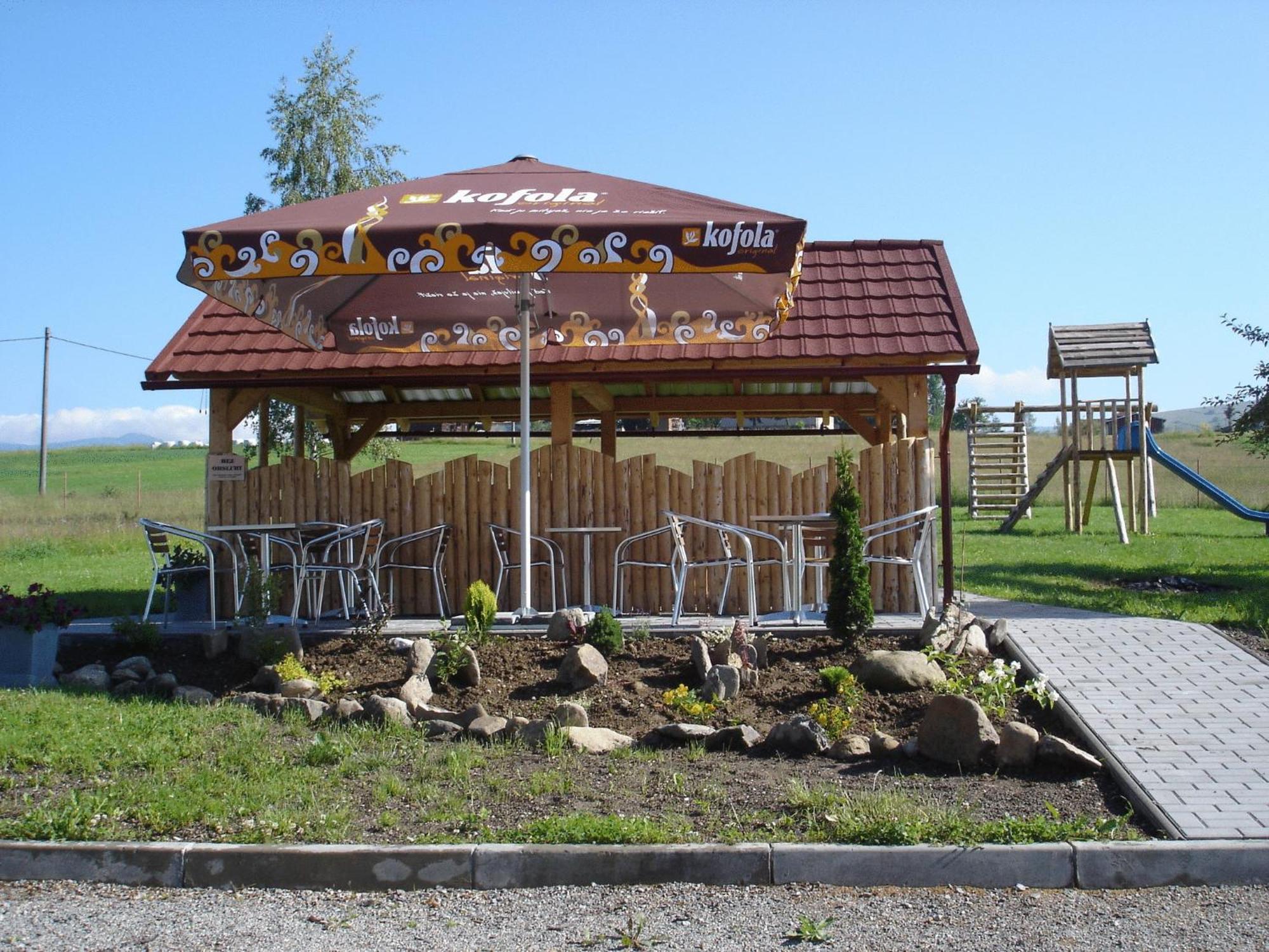 RED DEER Hotel Brezno Exterior foto
