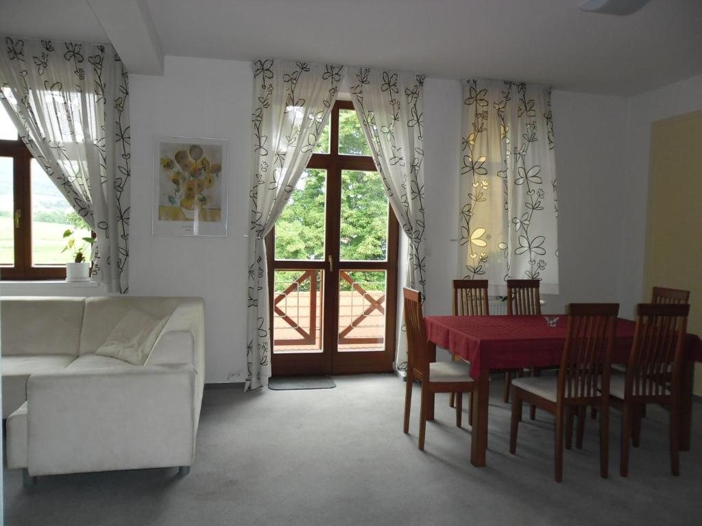 RED DEER Hotel Brezno Zimmer foto