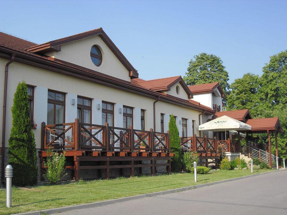 RED DEER Hotel Brezno Exterior foto